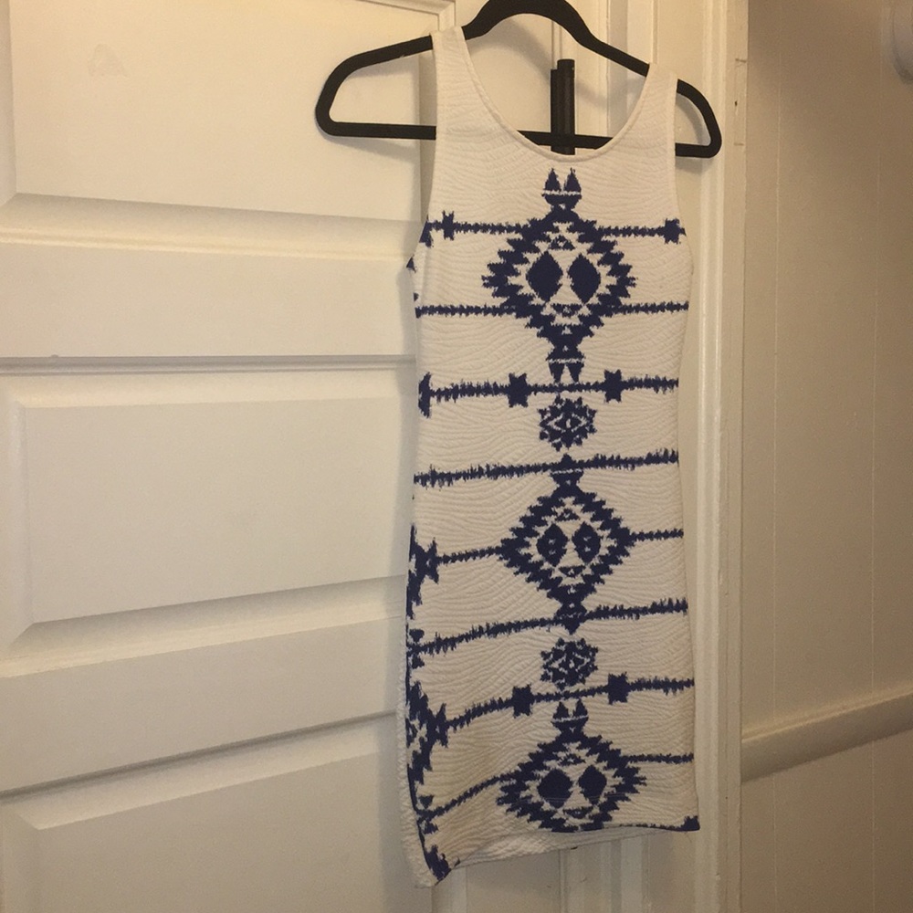 H&M White&blue Aztec print fitted dress size 4